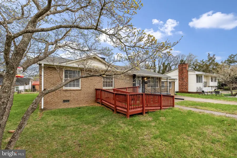 1306 Cardwell St, Fredericksburg, VA 22401 - #3