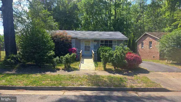 2005 New Kent St, FREDERICKSBURG, VA 22401