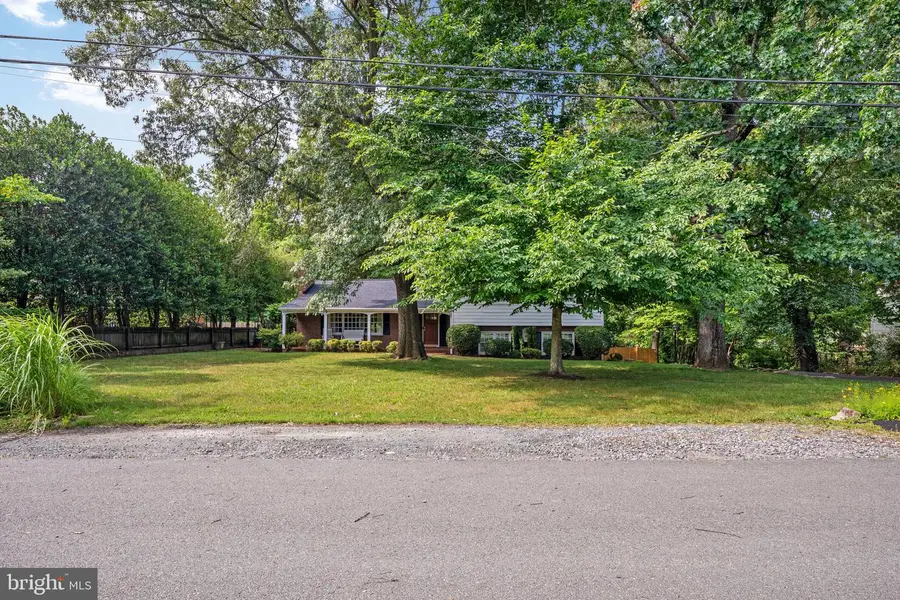 1730 Greenway Dr, Fredericksburg, VA 22401 - #2