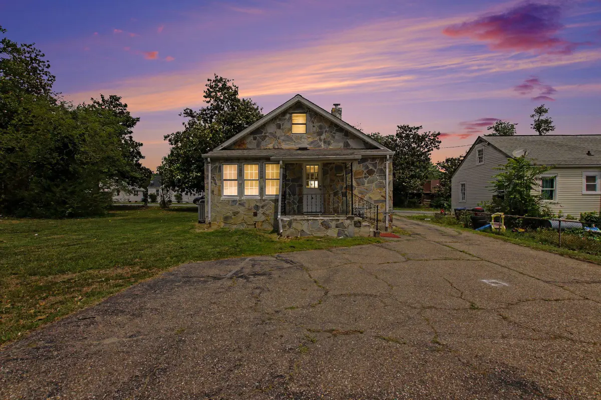 112 Gibson St, Fredericksburg, VA 22401 - #1