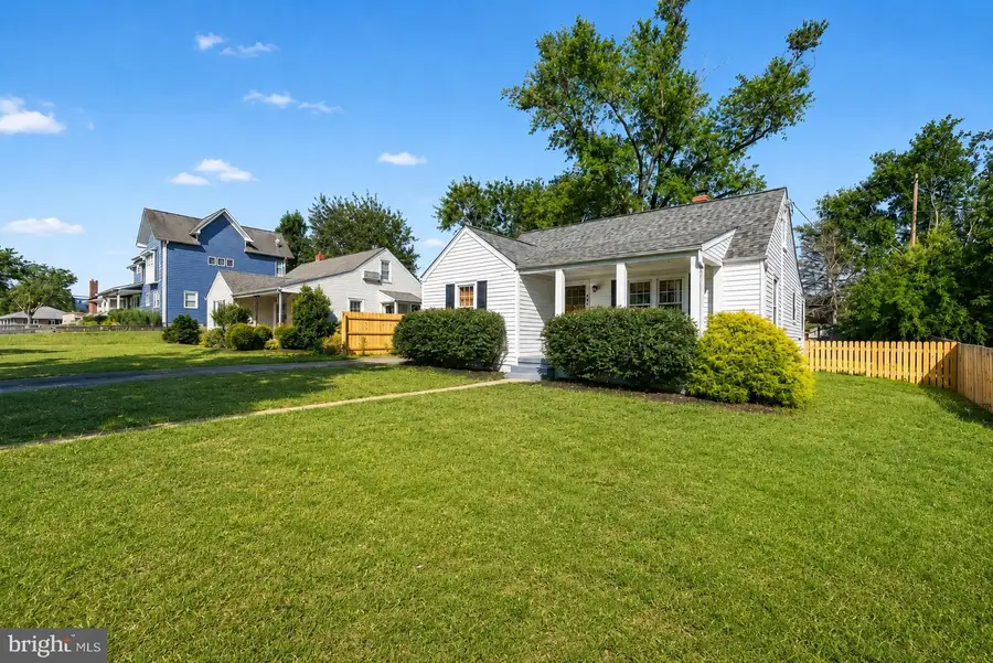 449 Hanson Ave, Fredericksburg, VA 22401 - #3