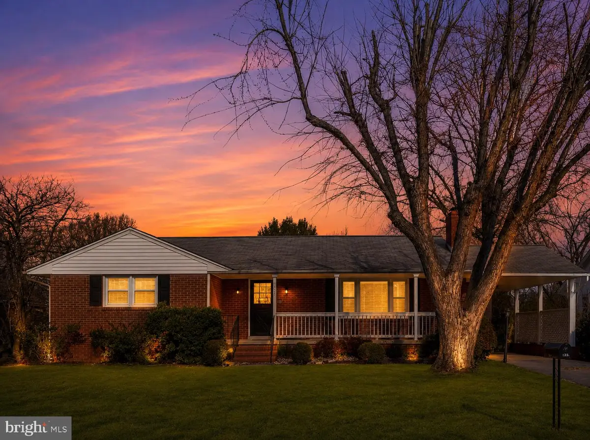 125 Hillcrest Dr, Fredericksburg, VA 22401 - #1