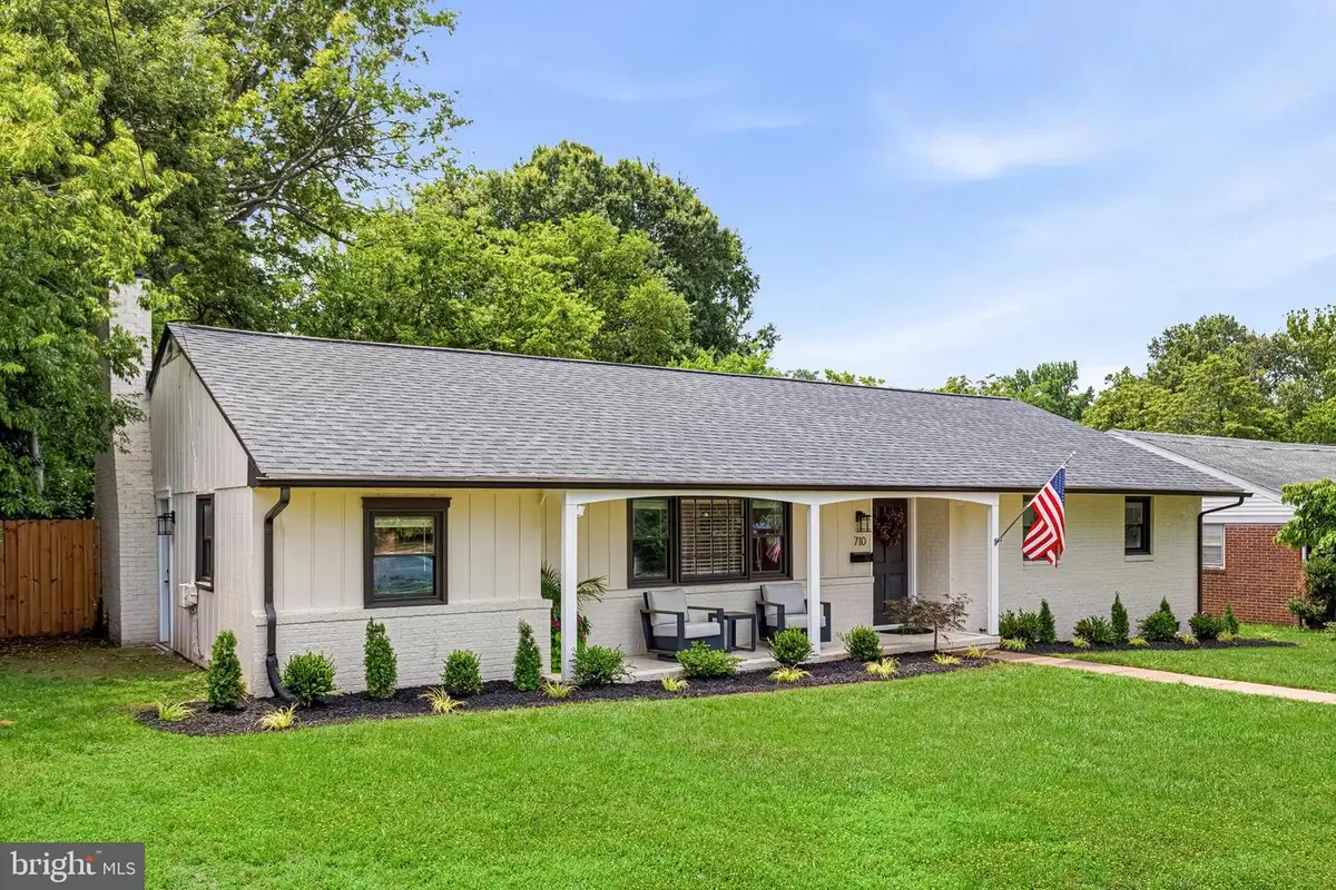 710 Bunker Hill St, Fredericksburg, VA 22401 - #1