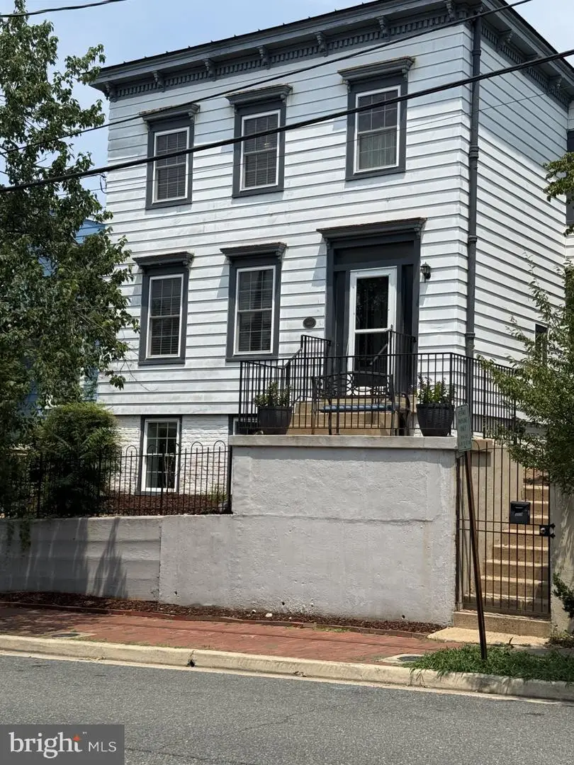 309 Princess Anne St, Fredericksburg, VA 22401 - #1