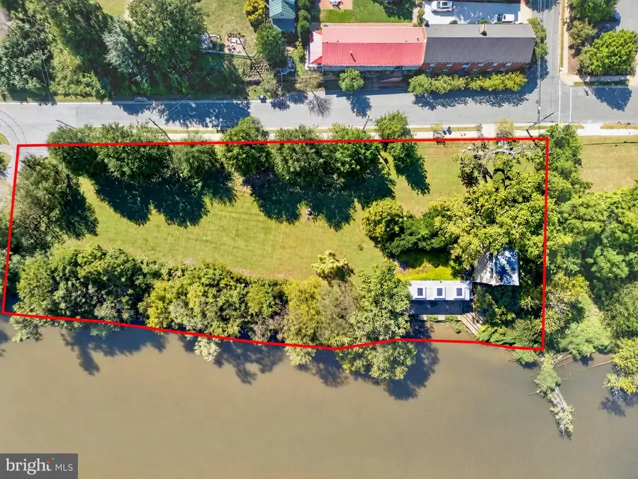 301 Sophia St, Fredericksburg, VA 22401 - #3