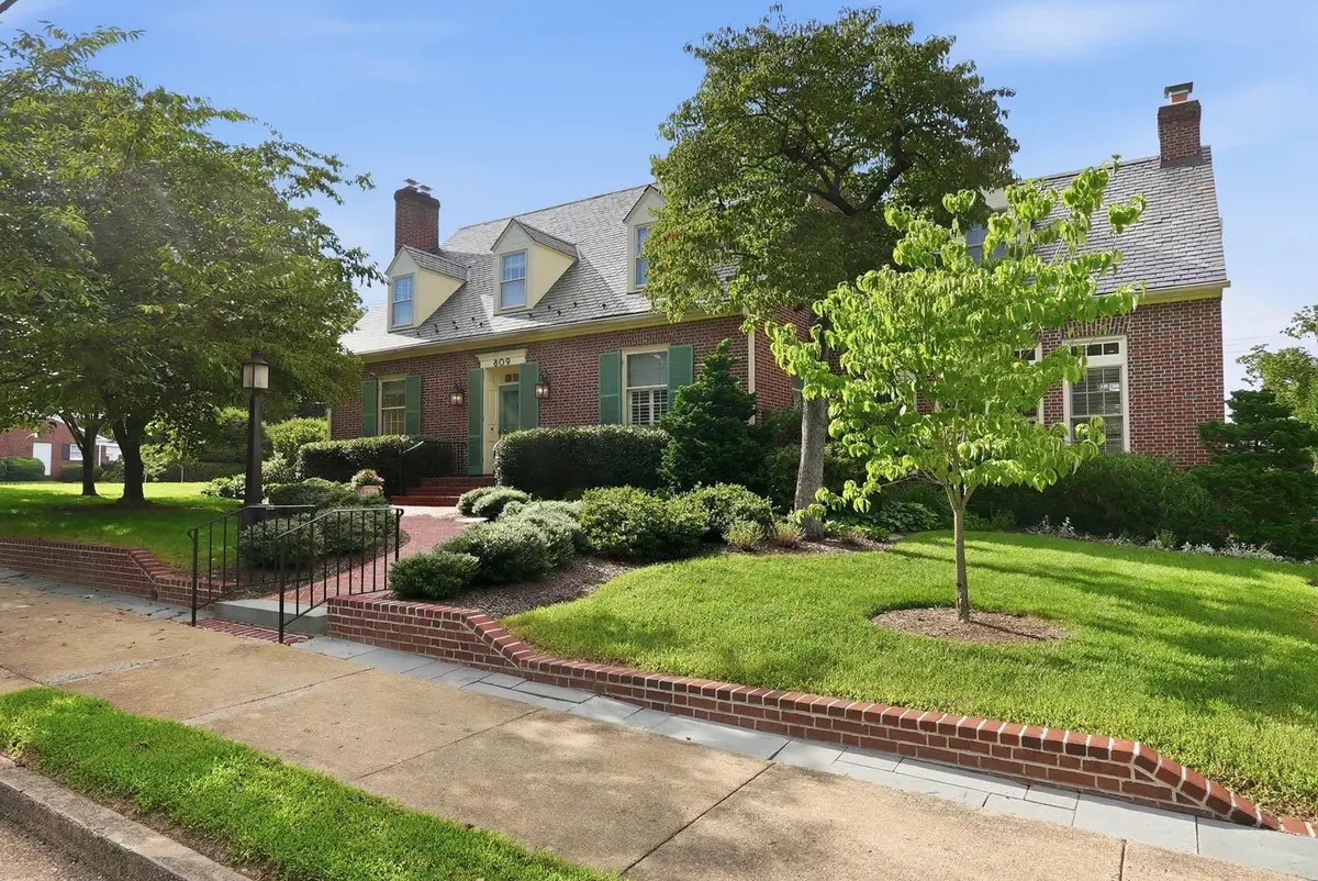 809 Cornell St, Fredericksburg, VA 22401 - #1