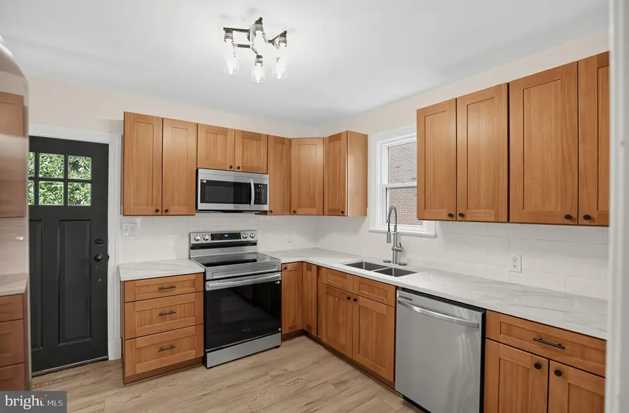 2401 Lafayette Blvd, Fredericksburg, VA 22401 - #3