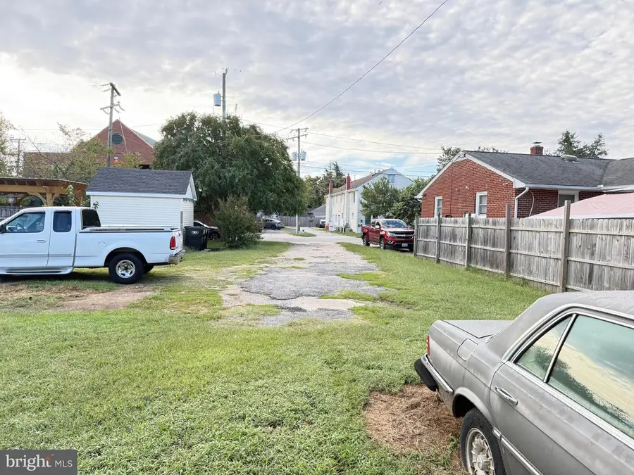 607 Stuart St, Fredericksburg, VA 22401 - #2