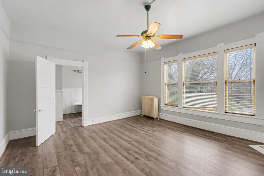 1122 Caroline St, Fredericksburg, VA 22401 - #3