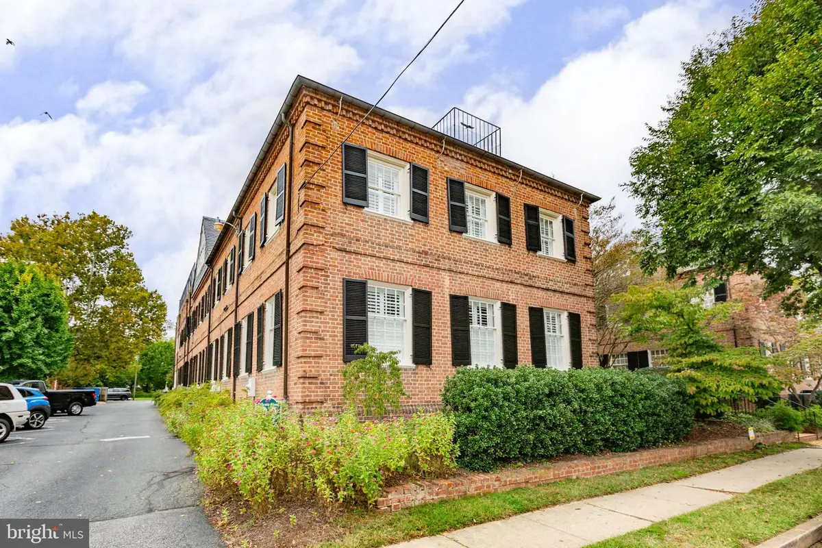1214 Sophia St, Fredericksburg, VA 22401 - #1