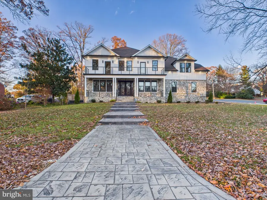 9900 Barbara Ann Ln, Fairfax, VA 22032 - Image #2