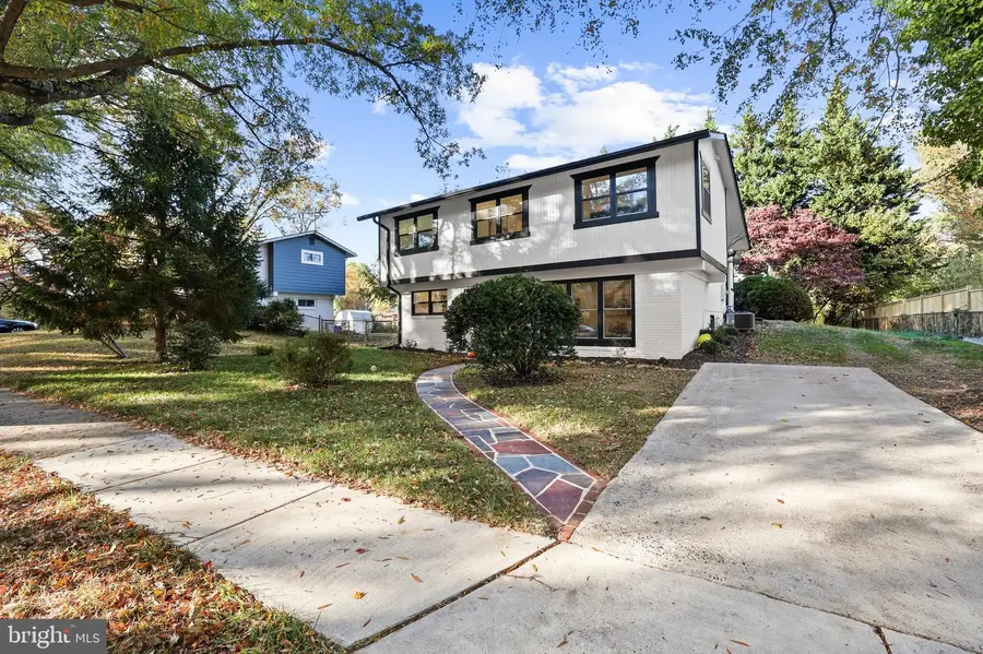 10404 Forest Ave, Fairfax, VA 22030 - Image #2