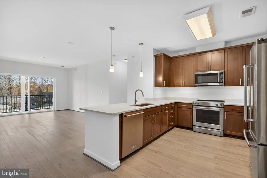 9450 Silver King Ct #401, Fairfax, VA 22031 - Image #2