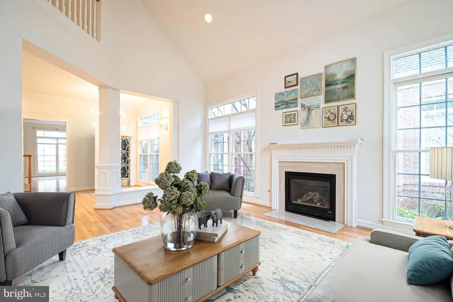 3832 Farrcroft Dr, Fairfax, VA 22030 - Image #2