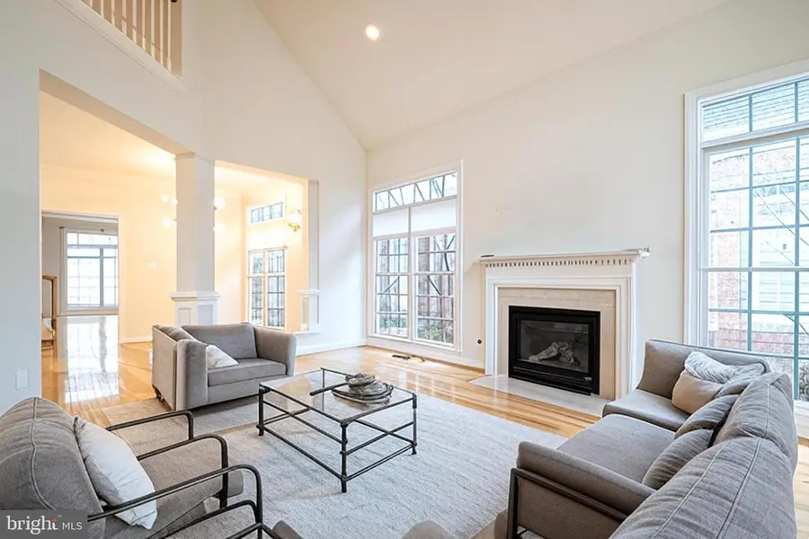 3832 Farrcroft Dr, Fairfax, VA 22030 - Image #3