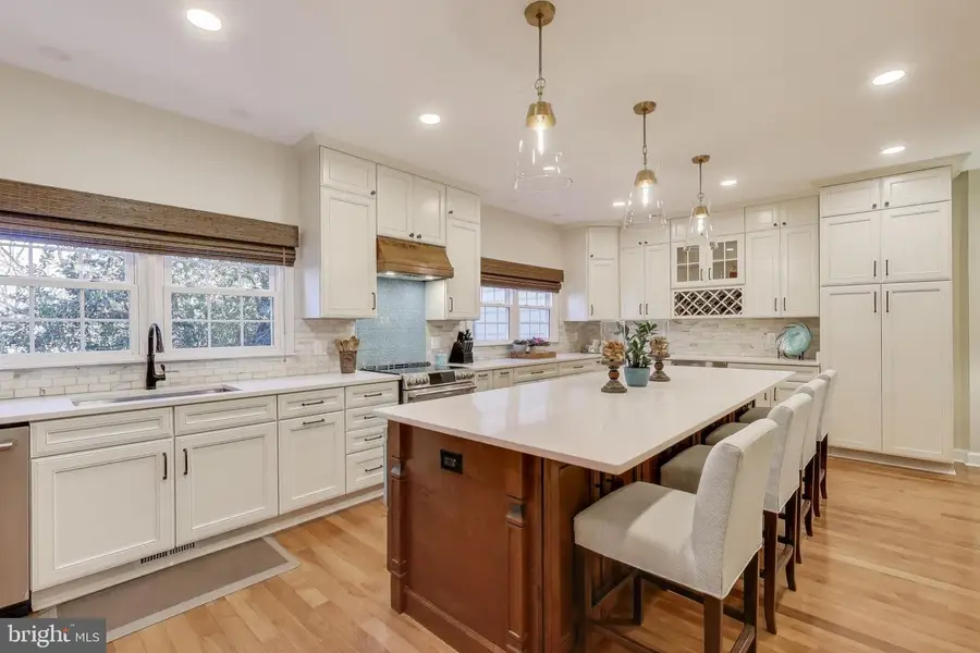 3717 Jenny Lynne Ln, Fairfax, VA 22030 - Image #3