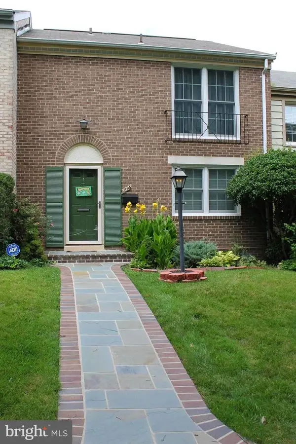 9896 Cardinal, FAIRFAX, VA 22030