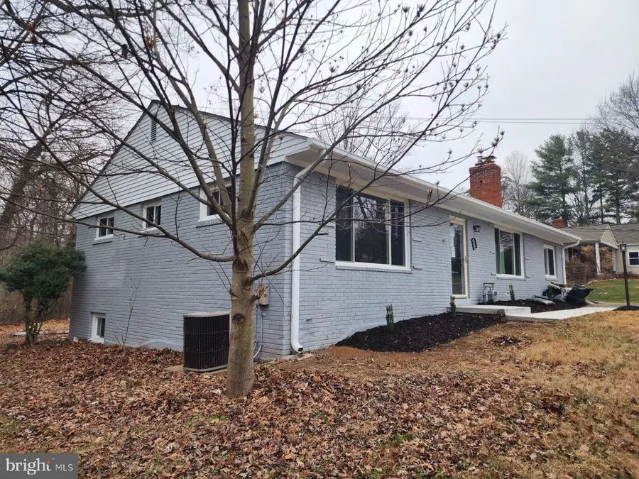 3629 Parklane Rd, Fairfax, VA 22030 - Image #3