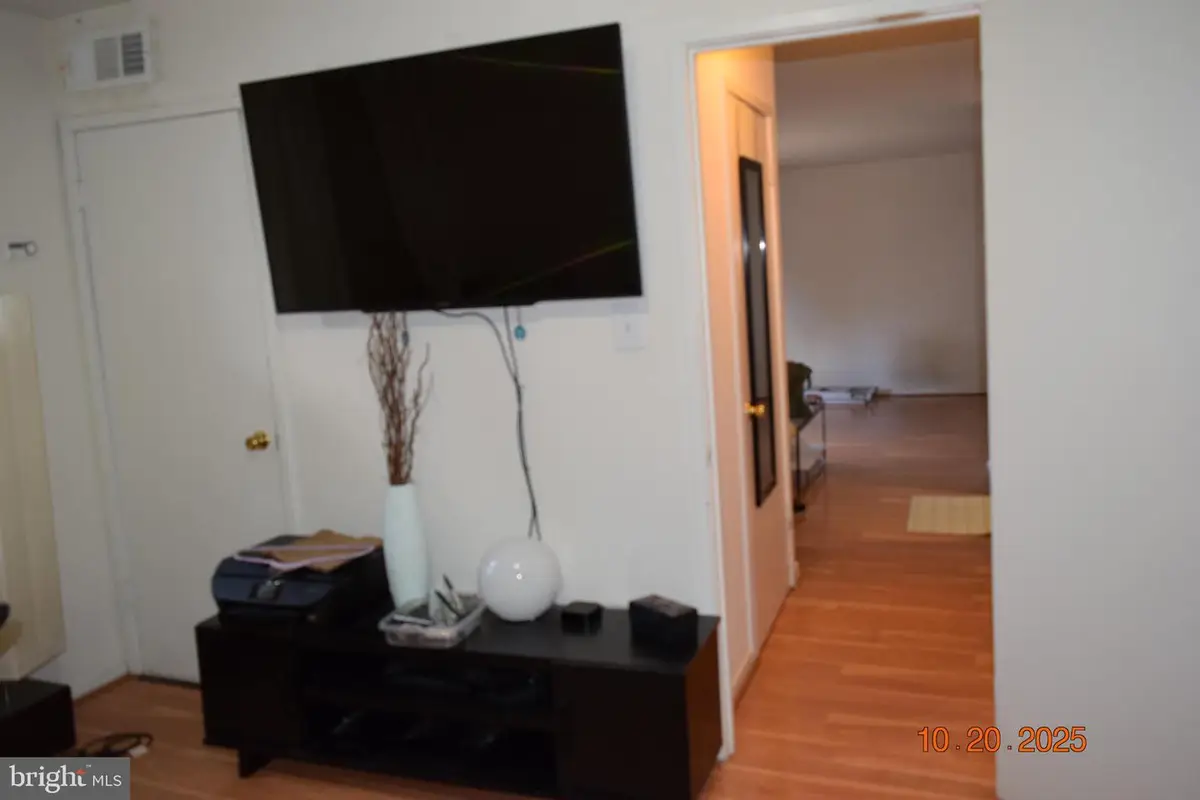 10027 Fair Woods Dr #322, Fairfax, VA 22030 - Image #1
