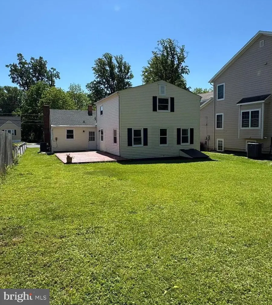 4026 Chestnut St, Fairfax, VA 22030 - #2