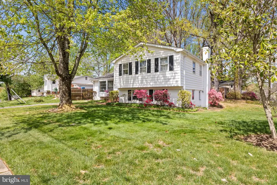 9906 Colony Rd, Fairfax, VA 22030 - #3