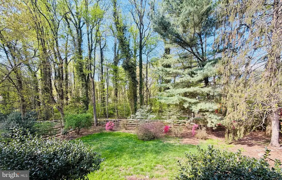 10115 Blue Coat Dr, Fairfax, VA 22030 - #3