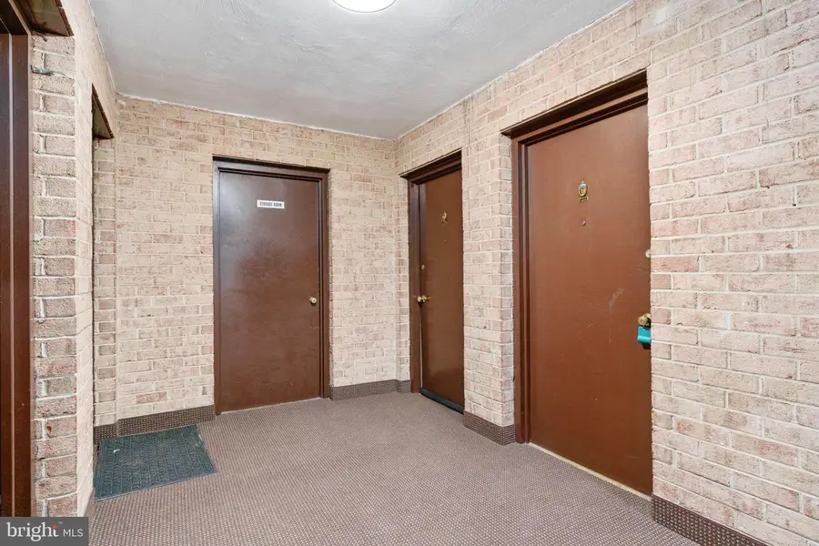 9481 Fairfax Blvd #203, Fairfax, VA 22031 - #3