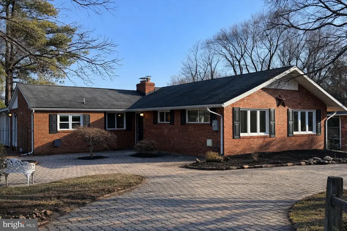 10001 Boxford Ct, Fairfax, VA 22030 - #1