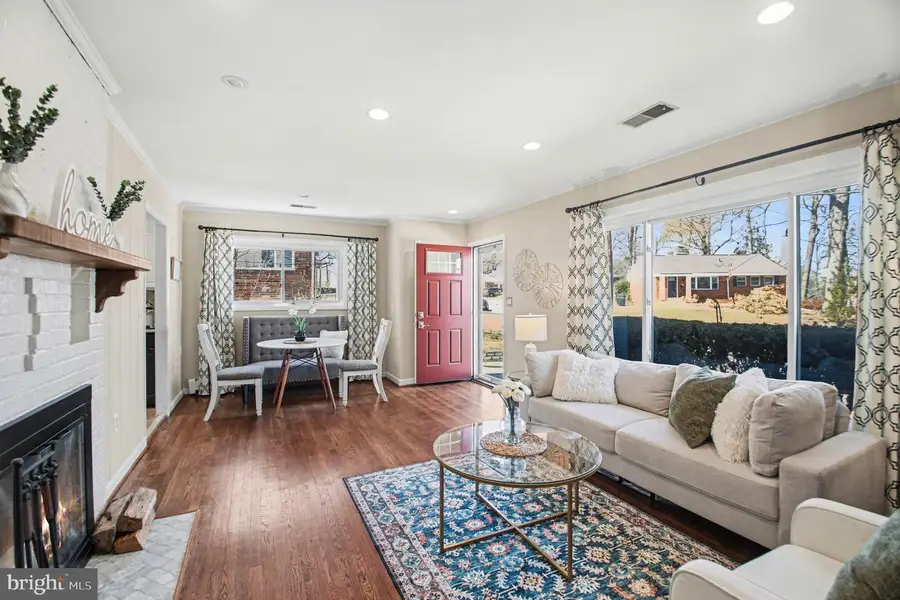 10807 Maple St, Fairfax, VA 22030 - #3