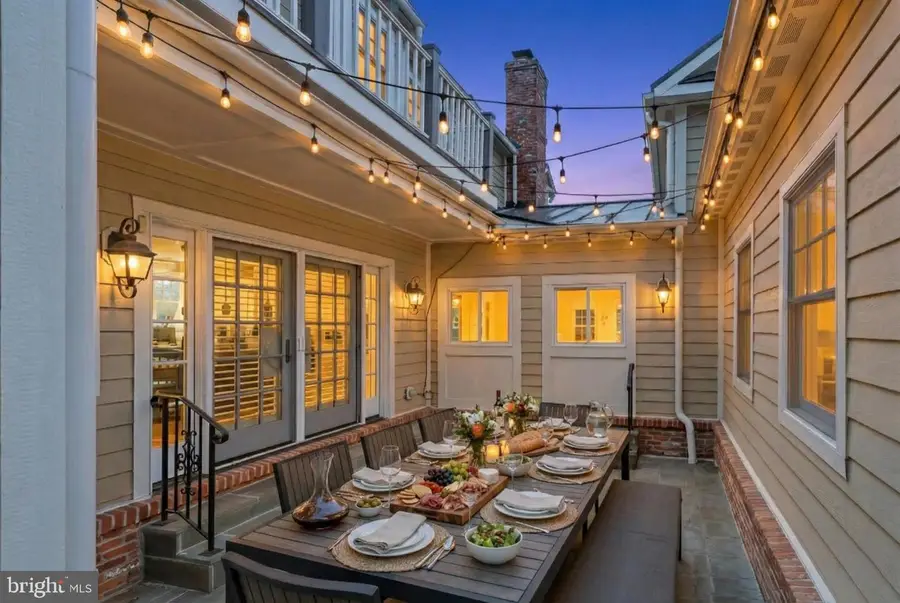 4027 Colonel Mendez Way, Fairfax, VA 22032 - #3