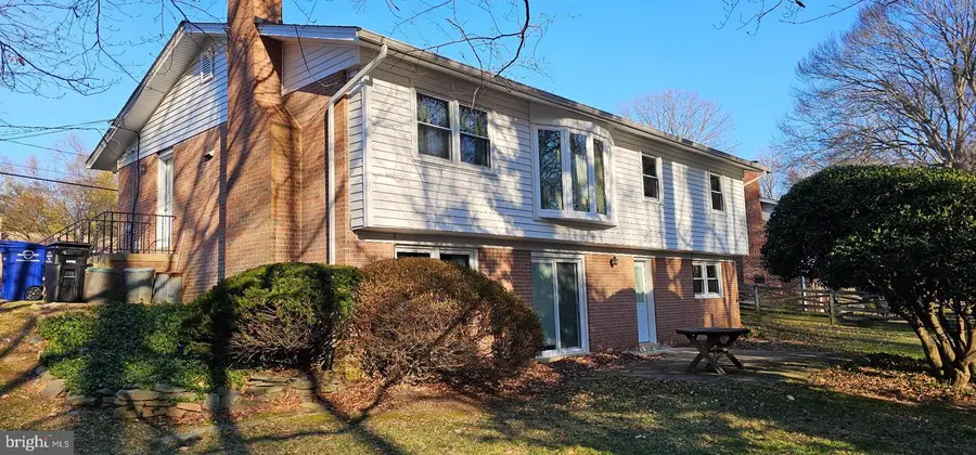 10109 Blue Coat Dr, Fairfax, VA 22030 - #2