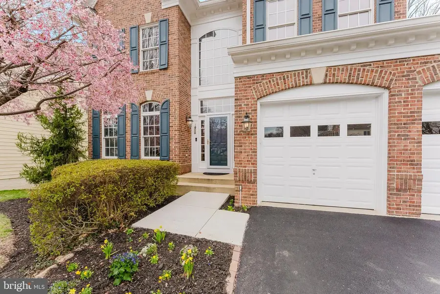 4318 Chancery Park Dr, Fairfax, VA 22030 - #3