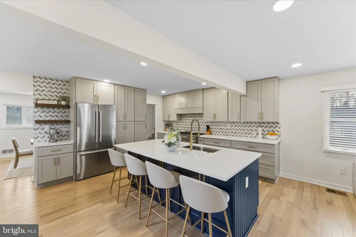 3804 Richardson Pl, Fairfax, VA 22030 - #1