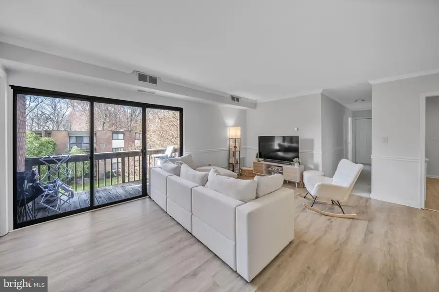 10725 W West Dr #303, Fairfax, VA 22030 - #3