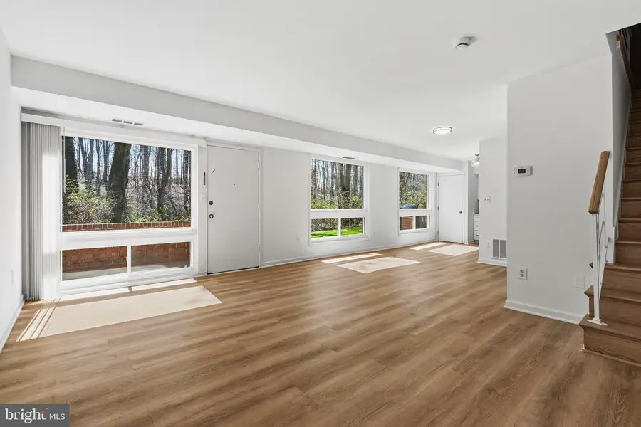 10009 Fair Woods Dr, Fairfax, VA 22030 - #3