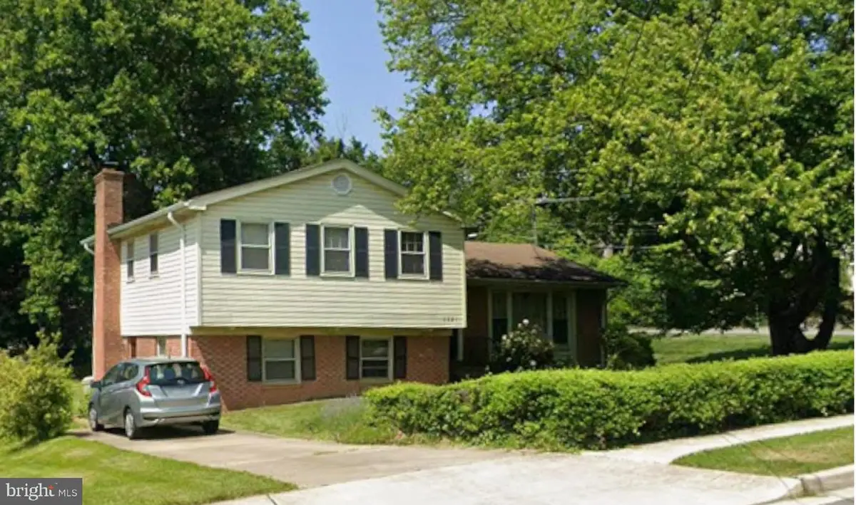 3501 Queen Anne Dr, Fairfax, VA 22030 - #1