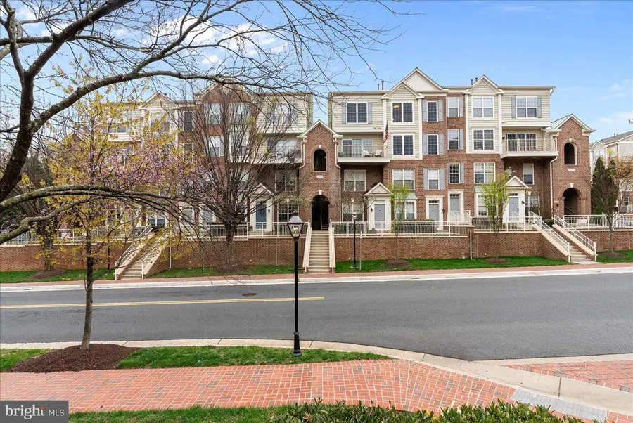 10337 Sager Ave #304, Fairfax, VA 22030 - #3