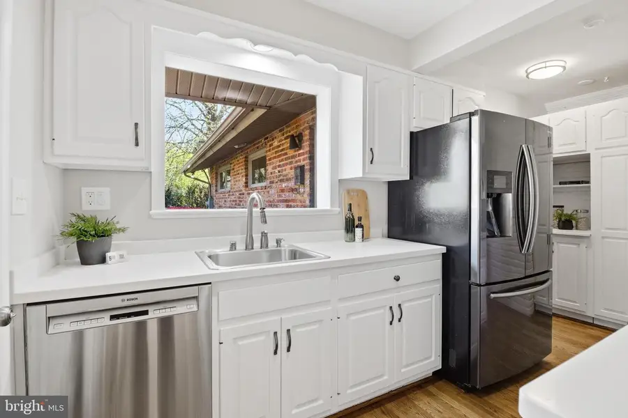 9924 Pinehurst Ave, Fairfax, VA 22030 - #3