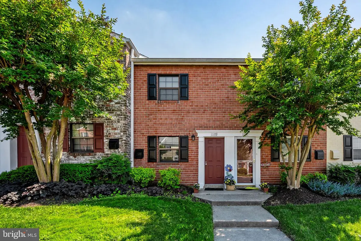 11109 Rock Garden Dr, Fairfax, VA 22030 - #1