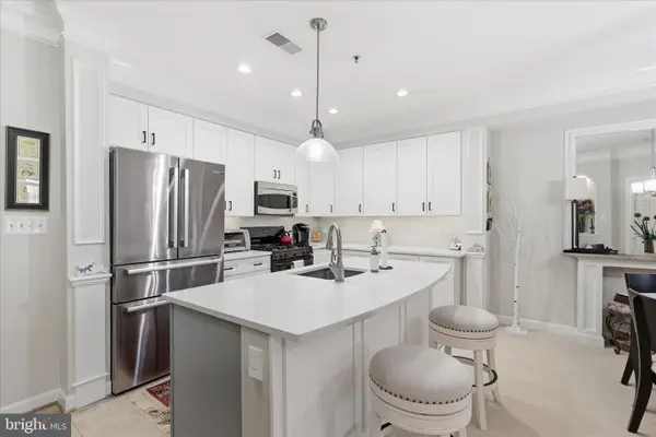 10328 Sager Ave #403, FAIRFAX, VA 22030