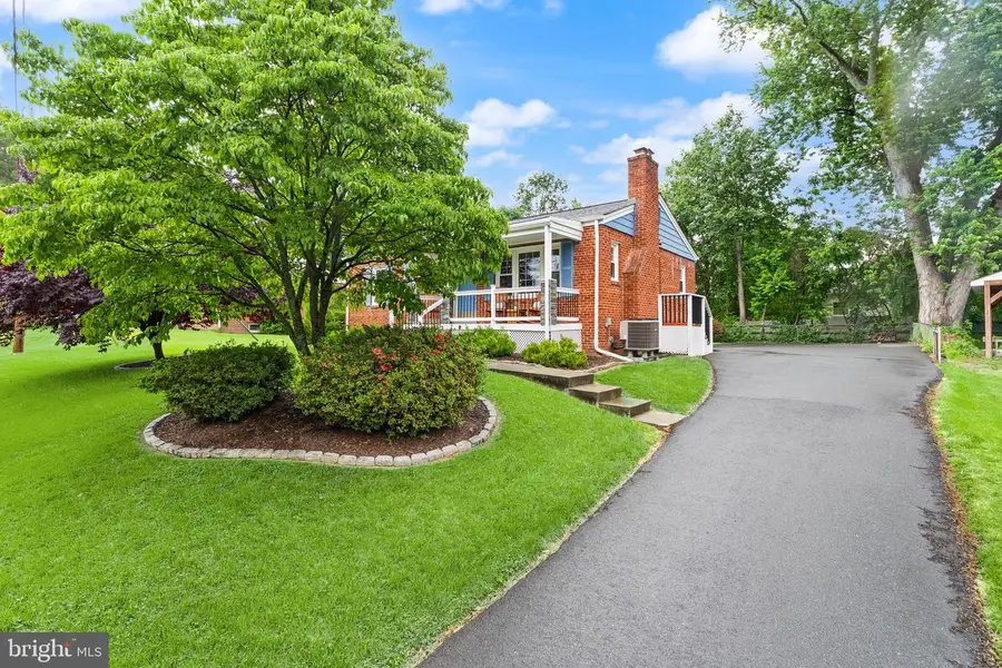 3912 Fairview Dr, Fairfax, VA 22031 - #2