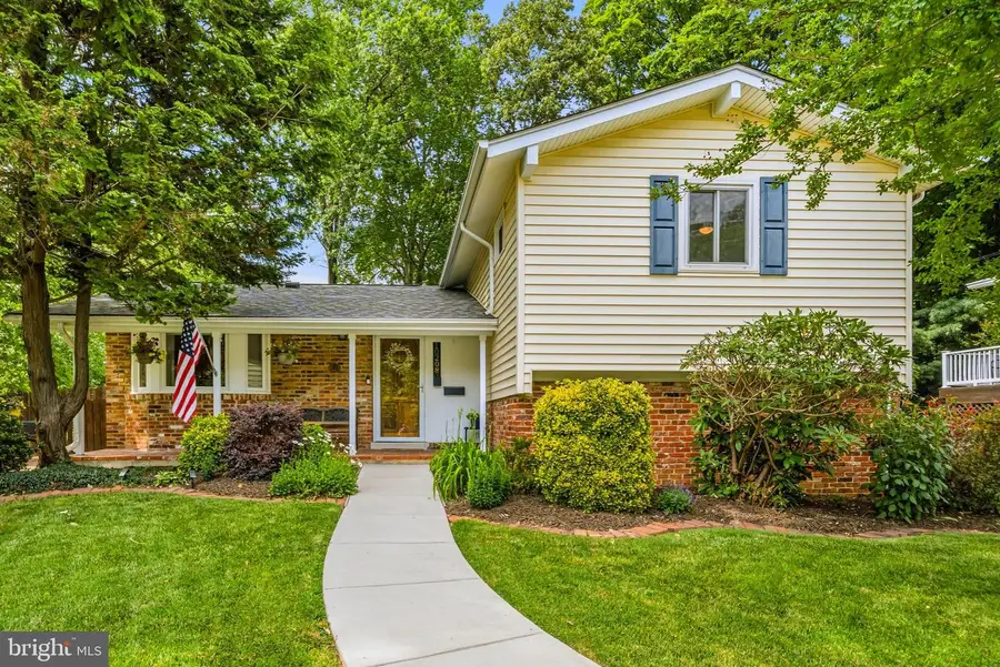 10208 Forest Ave, Fairfax, VA 22030 - #3