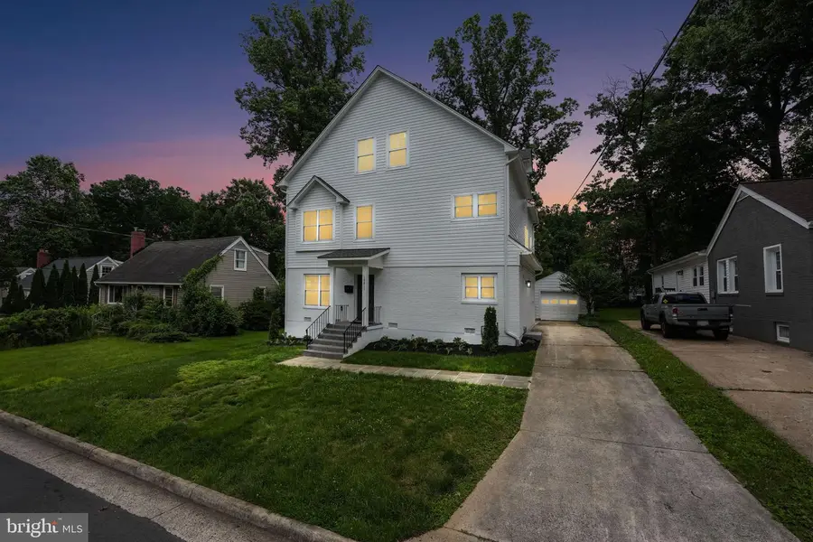 10811 Scott Dr, Fairfax, VA 22030 - #2