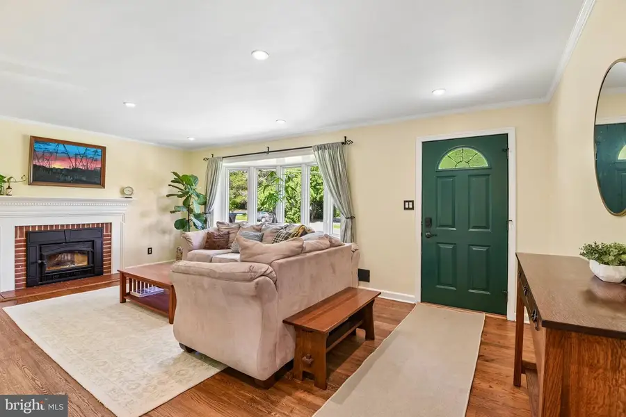 3502 Burrows Ave, Fairfax, VA 22030 - #3