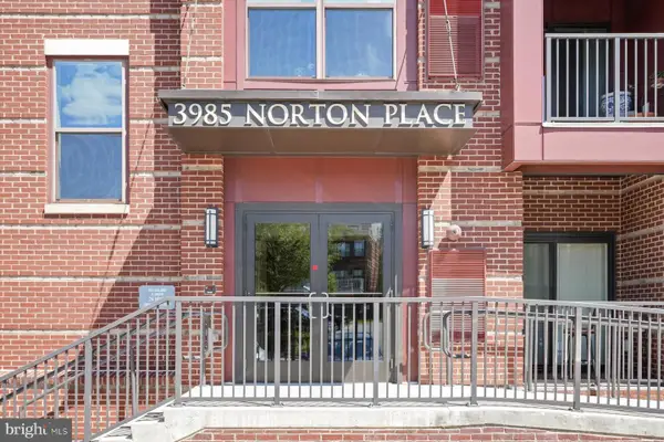 3985 Norton Pl #101, FAIRFAX, VA 22030
