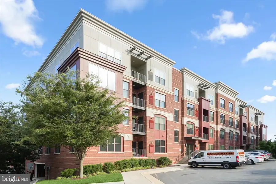 3985 Norton Pl #101, Fairfax, VA 22030 - #3