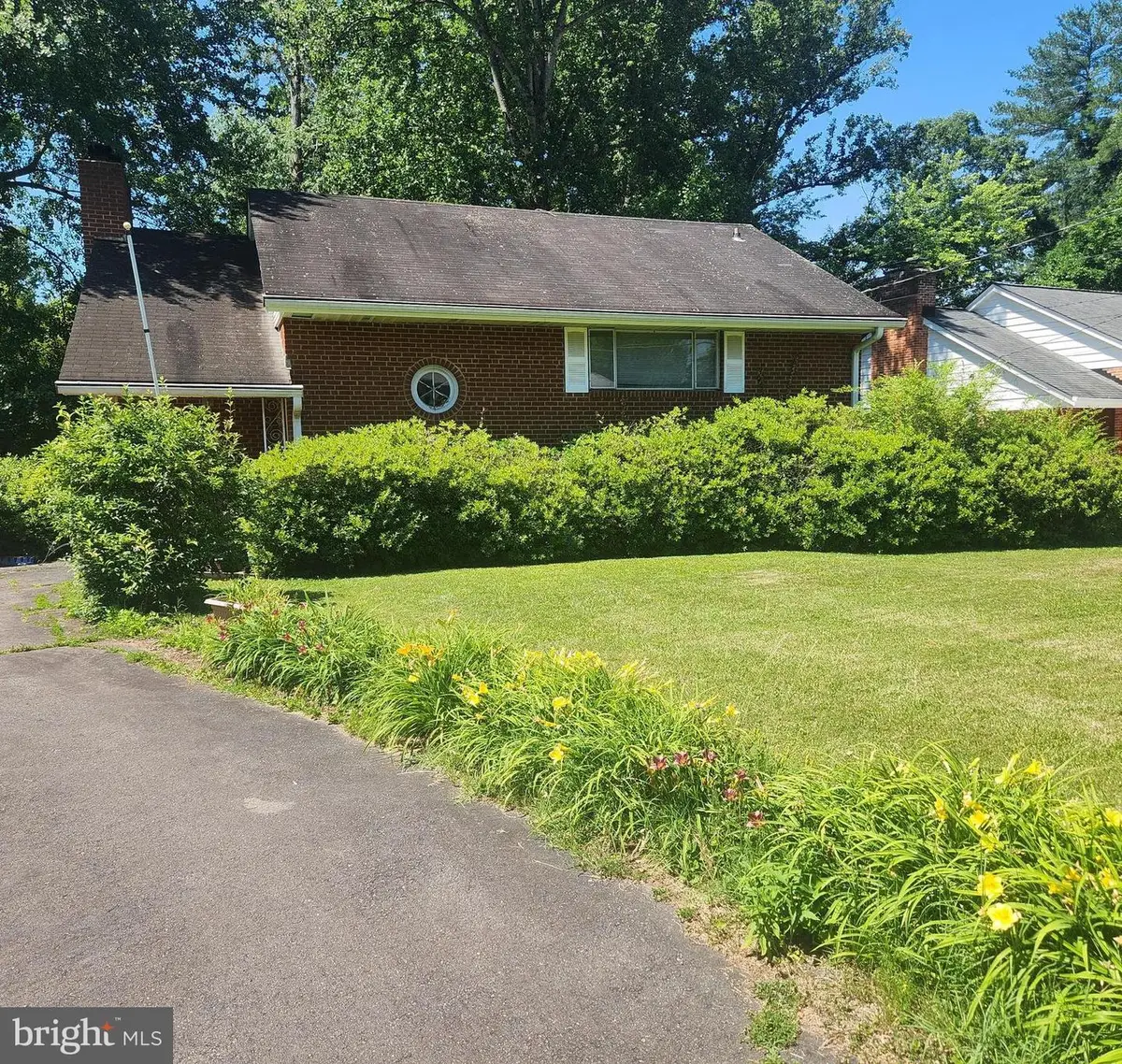 10909 Maple St, Fairfax, VA 22030 - #1