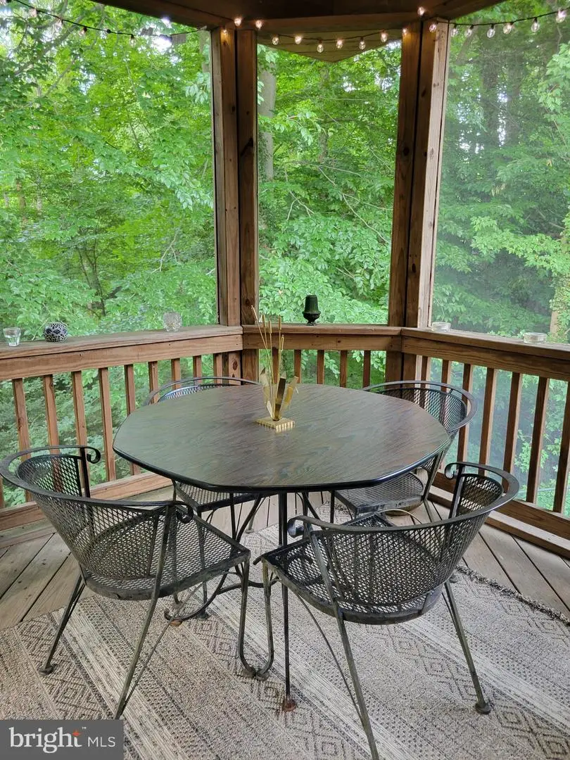 10104 Scout Dr, Fairfax, VA 22030 - #3