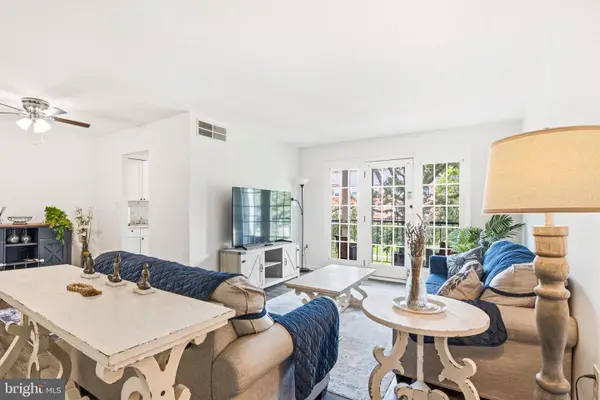 9459 Fairfax Blvd #202, FAIRFAX, VA 22031