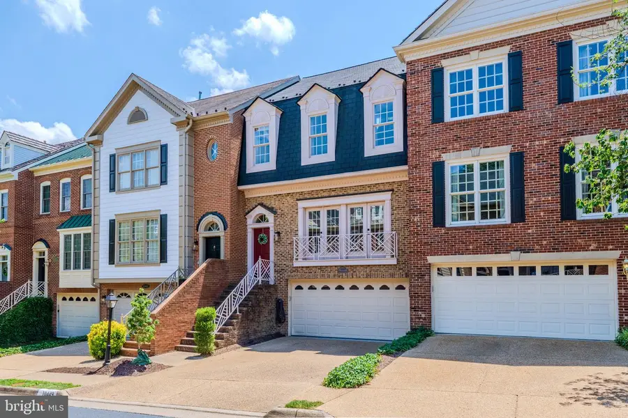 10449 Breckinridge Ln, Fairfax, VA 22030 - #2